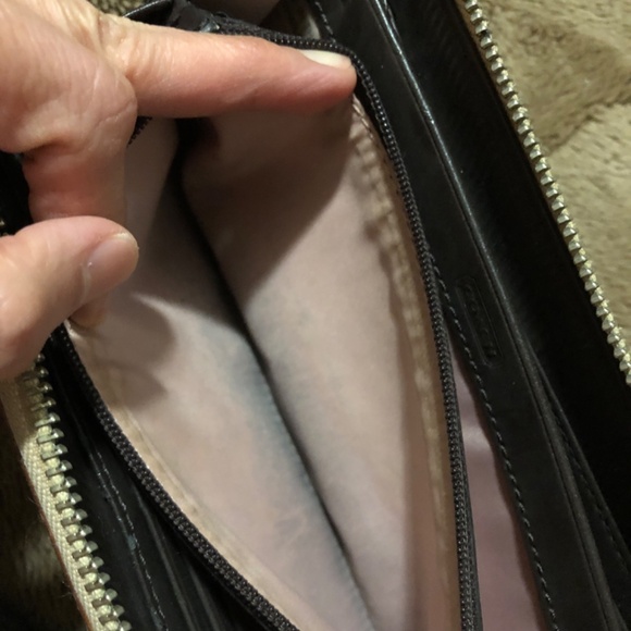 COACH LONG ZIPPER WALLET - HAS SIGNS OF WEAR - Picture 7 of 13